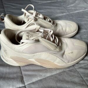 R.A.D.Training Shoe. Men 7.5 / Women 9